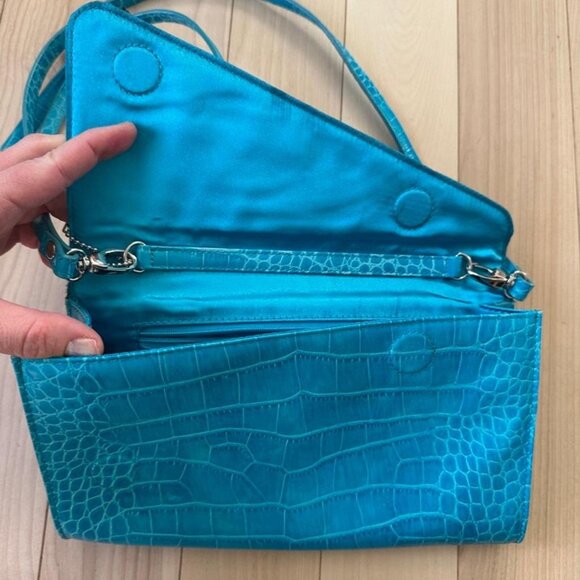 Danier Bright Blue Croc-Embossed Leather Bag – Convertible Shoulder or Clutch - Picture 5 of 8